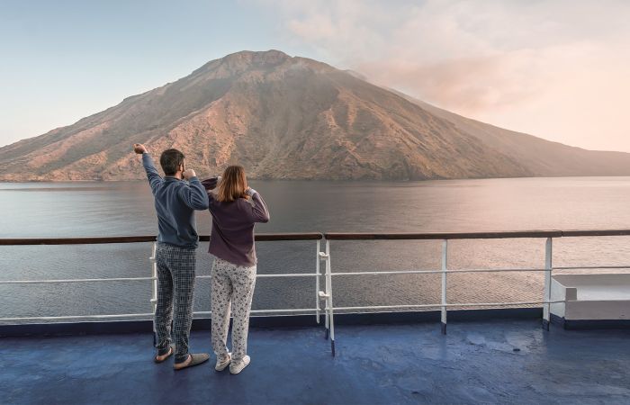 Scopri la linea Napoli-Isole Eolie-Milazzo di Siremar - C&T Isole Minori